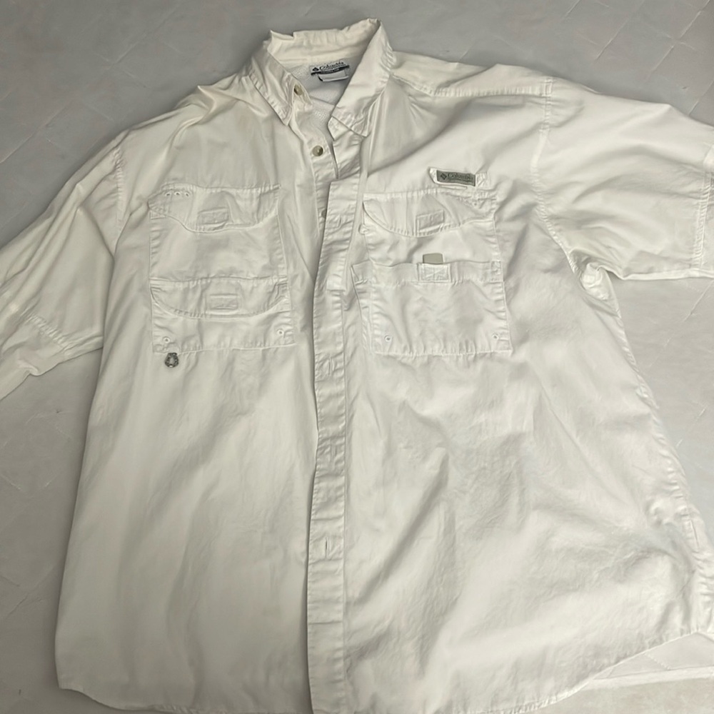 Men’s Columbia button down